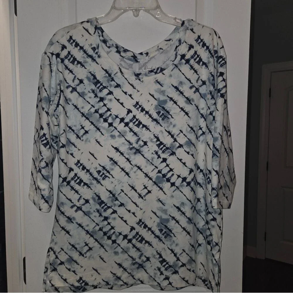 Wonderly NEW Blue & White Watercolor Tie Dye Stretch Blouse - Picture 3 of 12
